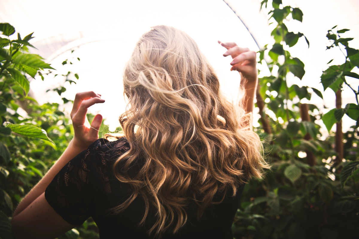 Anti-Ageing Haircare: How to Restore Dry and Damaged Hair Naturally