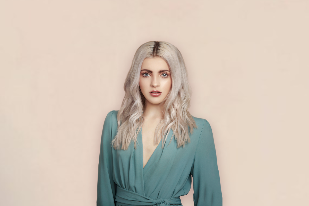 This image shows a female model with wavy hair.
